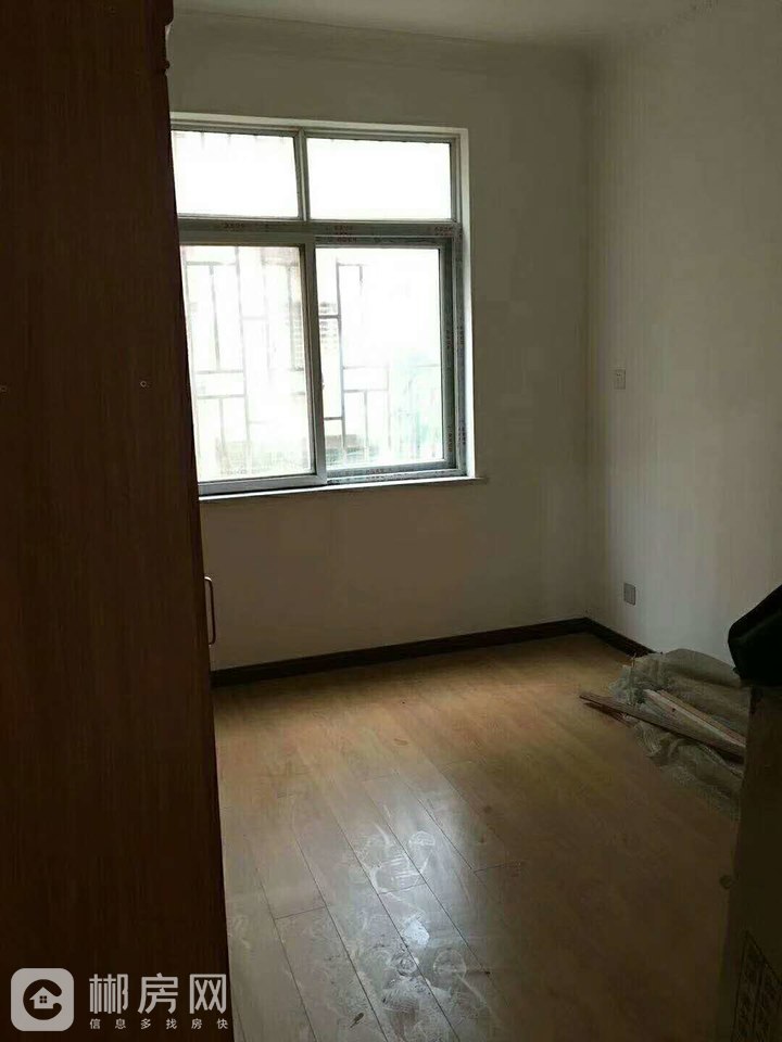 郴州万达广场附近梨树山板块2楼大三房可做四