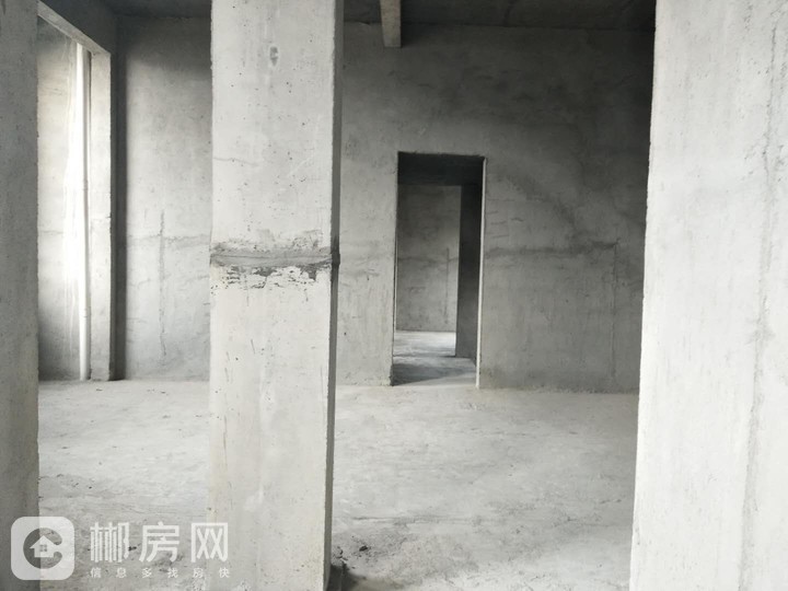 郴州御溪湖畔 复式楼 近学区 视野开阔 南北通透