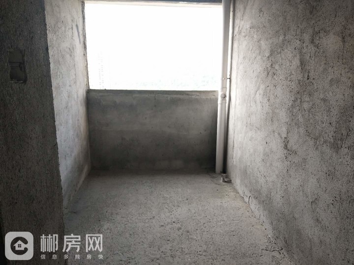 郴州御溪湖畔 复式楼 近学区 视野开阔 南北通透