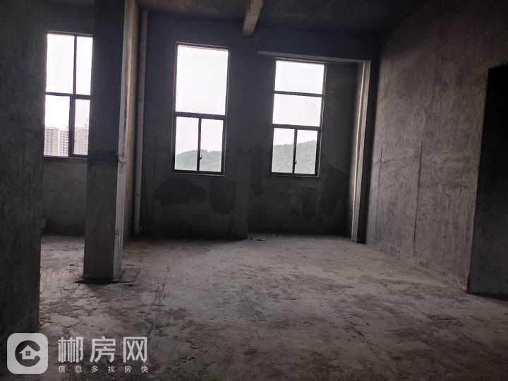 郴州御溪湖畔 复式楼 近学区 视野开阔 南北通透