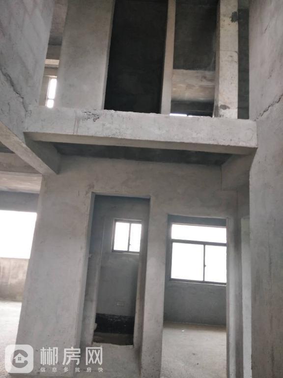 郴州御溪湖畔 复式楼 户型方正 采光好 仅支持一