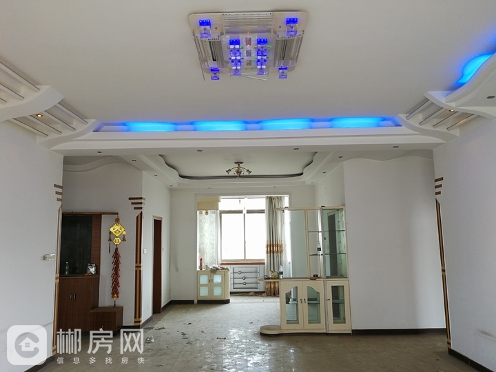 郴州九中学位房市建设局院内带装修带车库出售