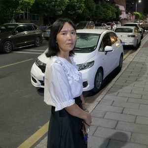劉麗芳